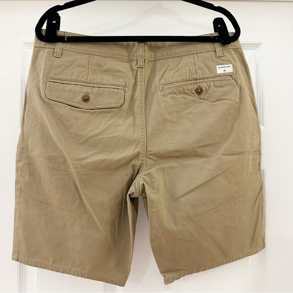 Quicksilver Straight Fit Flat Front Shorts Tan sz 34 - Picture 3 of 6